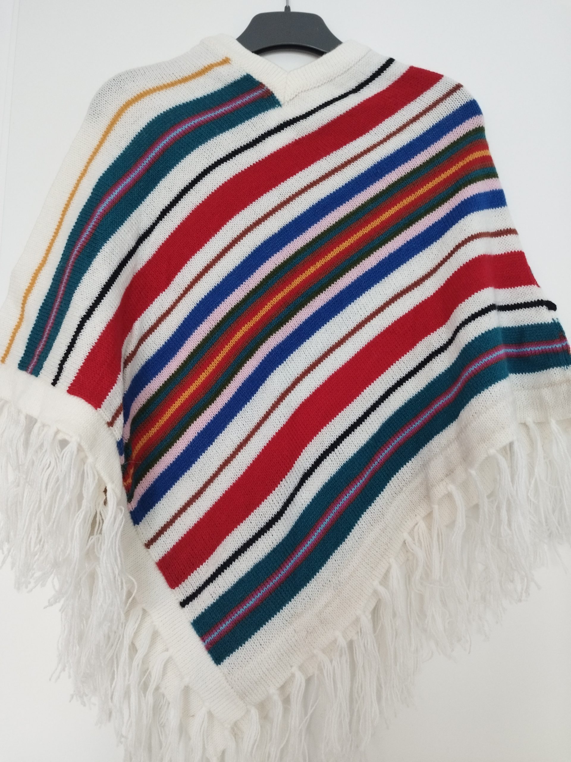 Pull homme-poncho femme – Image 7